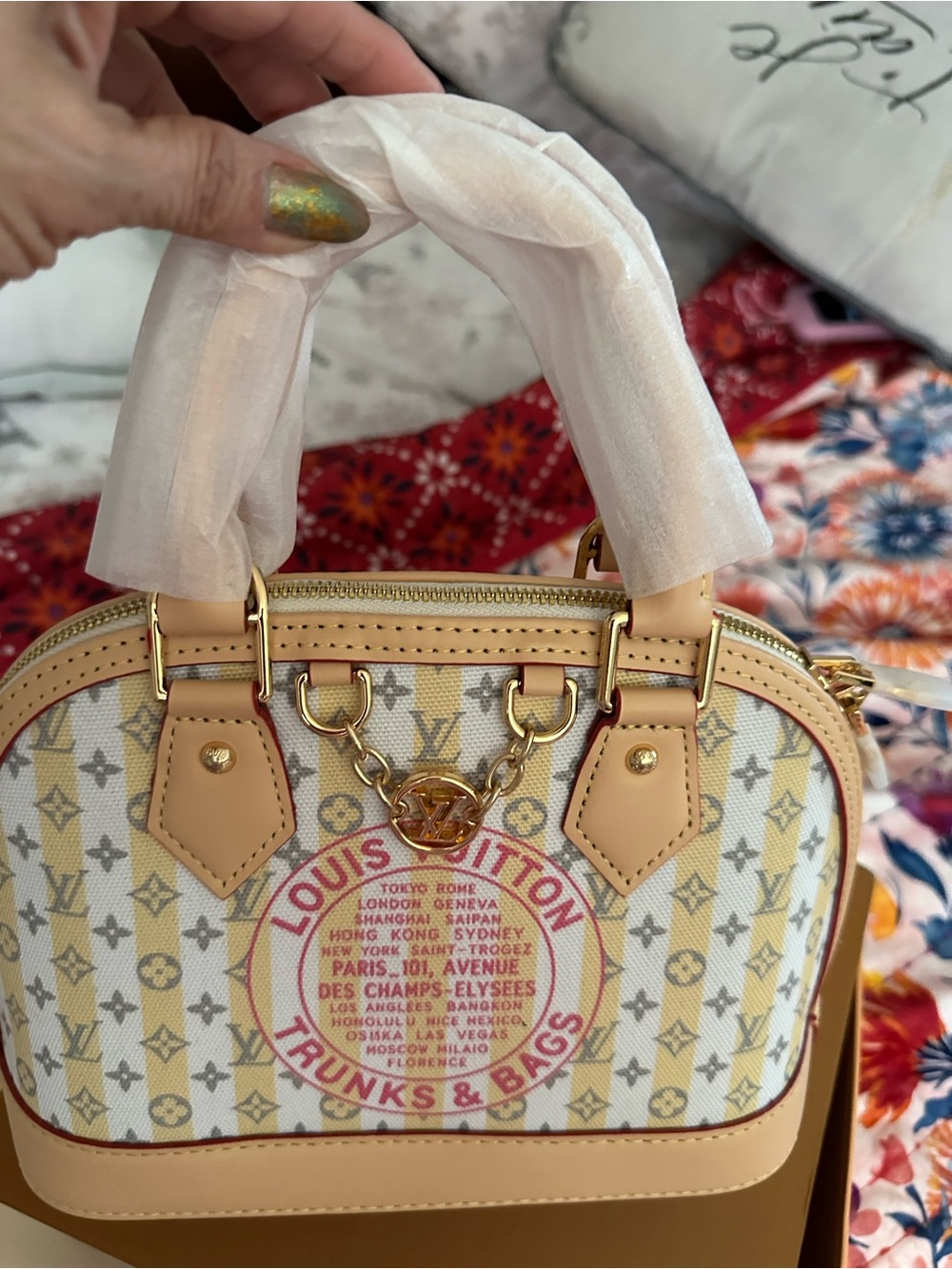 White & Tan Alma-Style Satchel 25 cm - Picture 8 of 8